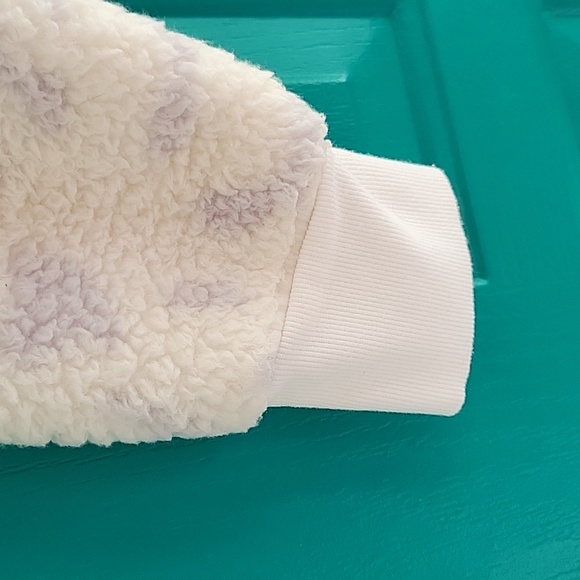 Calvin Klein hoodie. Children's Small. Cream with purple spots. Half zip. - Picture 4 of 7